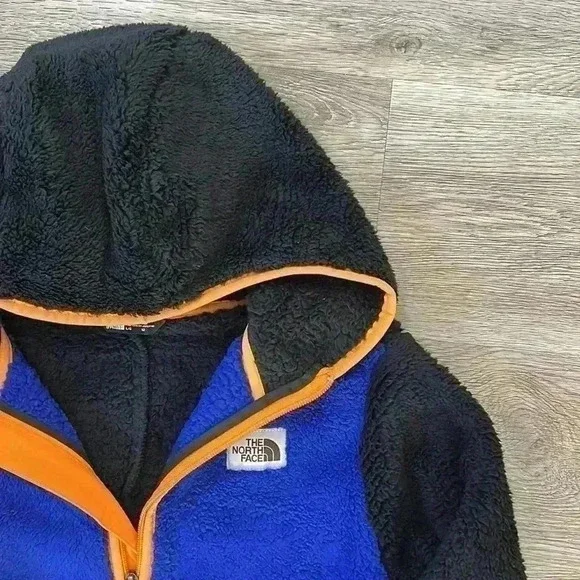 The North Face Boy’s Fleece Hoodie, Large (Size 12) - Picture 2 of 9
